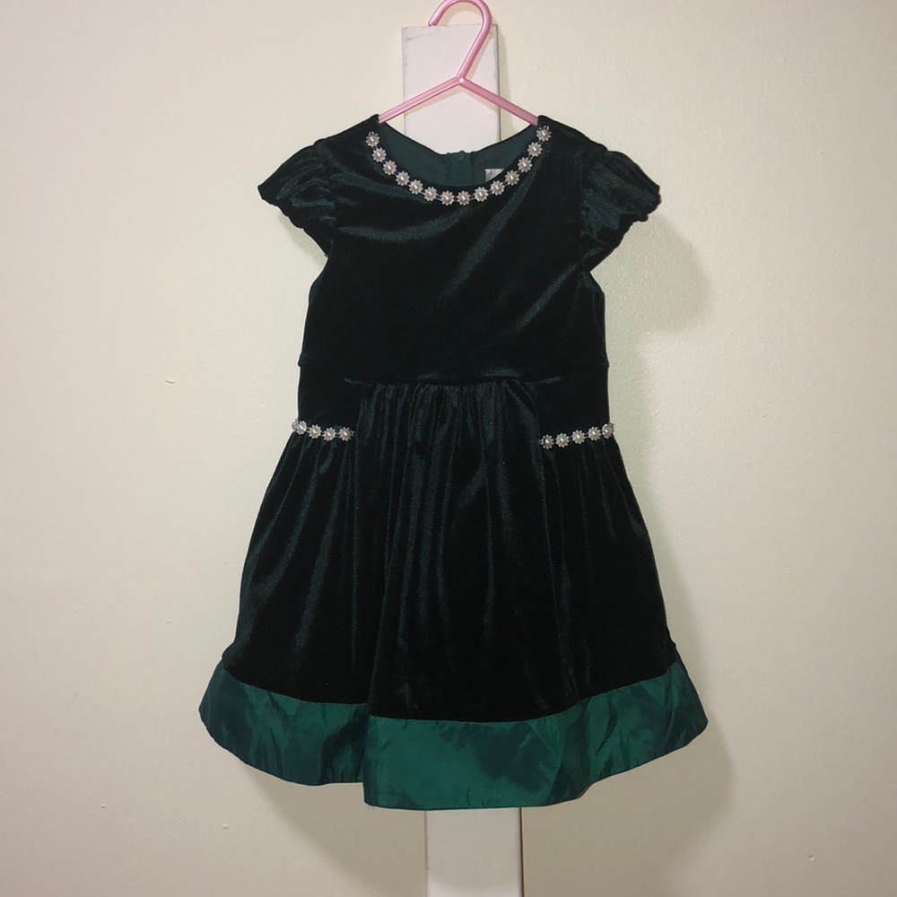Toddler Girls Beautiful Dark Green Party Dress!